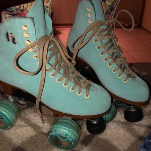 brand new moxi roller skates